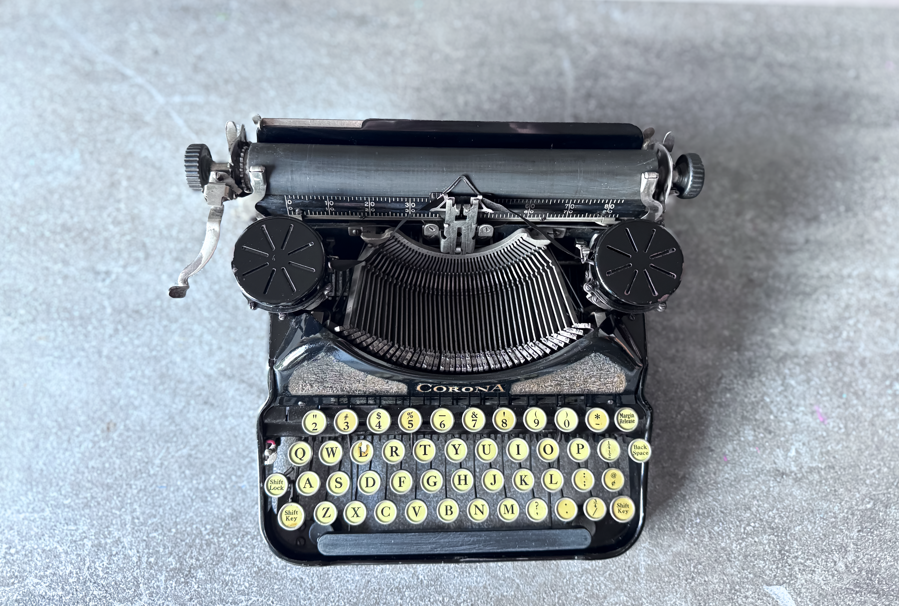 1930 Corona 4, Black Gold