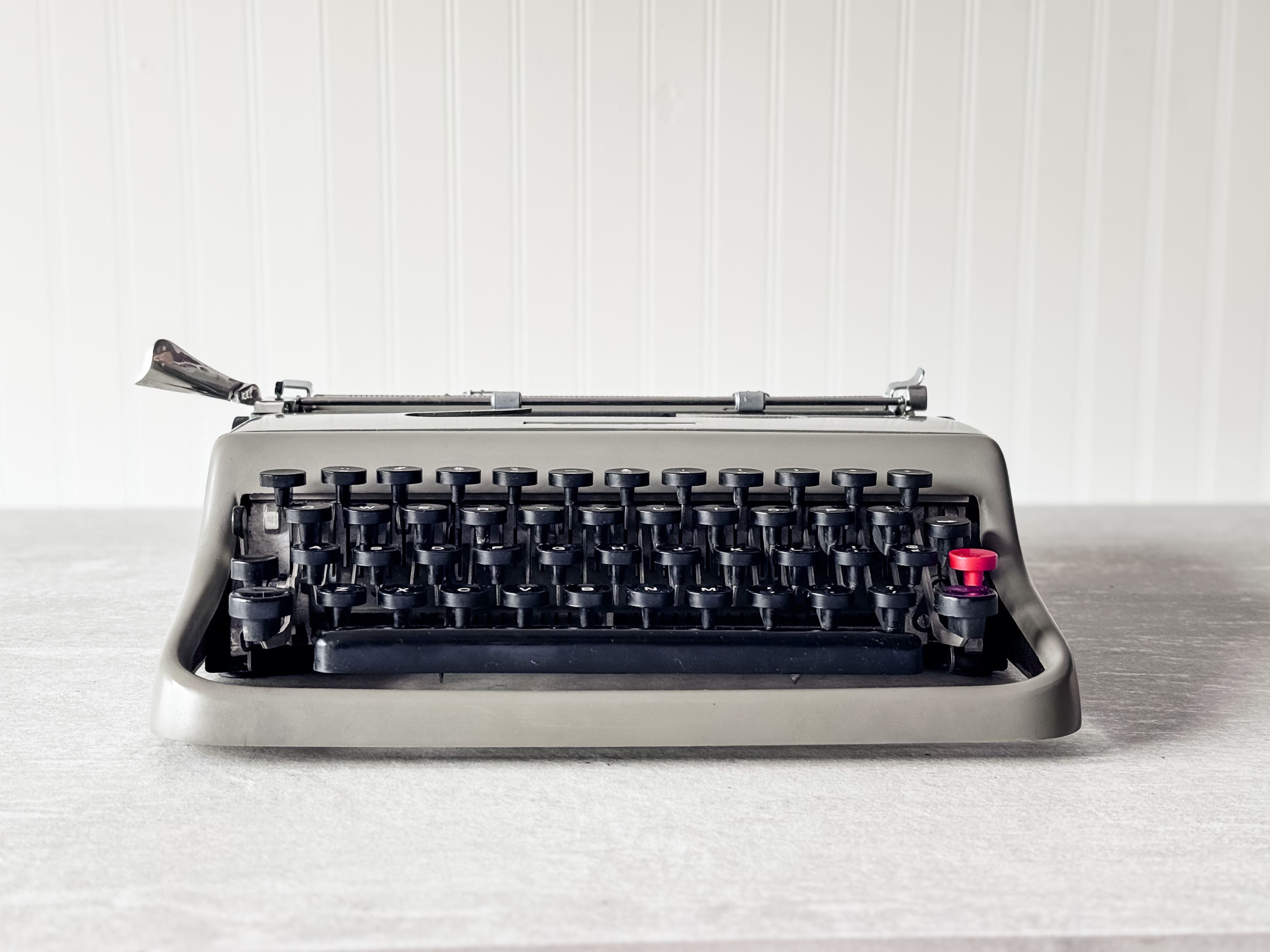 1955 Olivetti Lettera 22, Brown