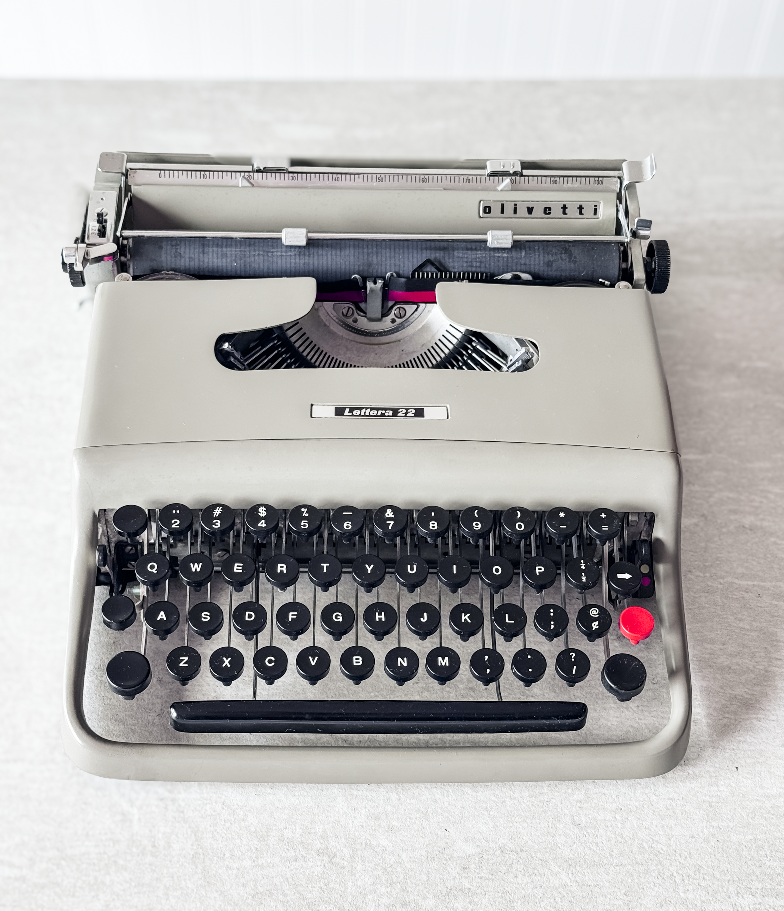 1955 Olivetti Lettera 22, Brown