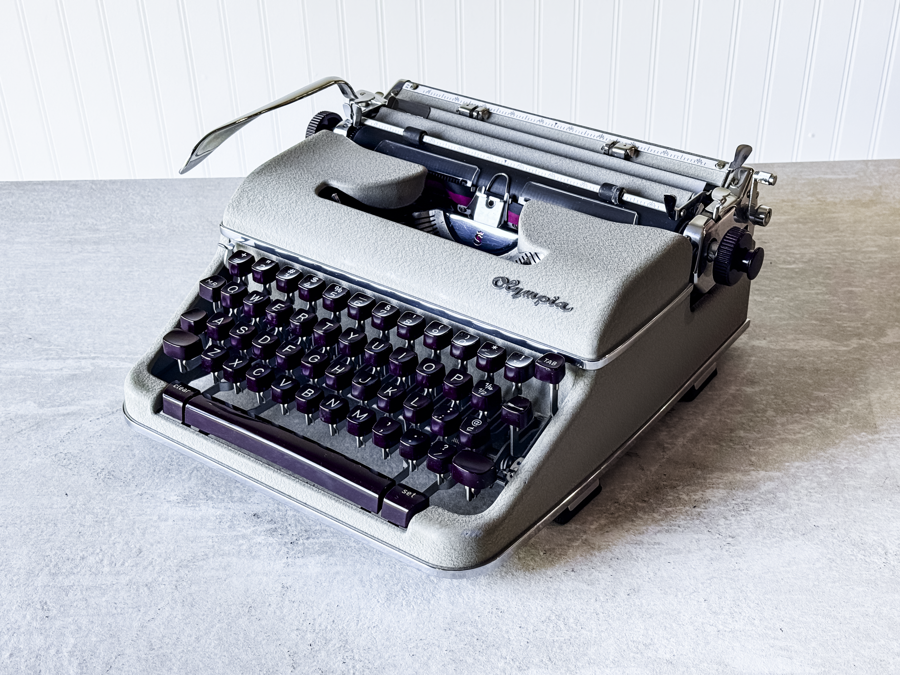 1960 Olympia SM4, Gray