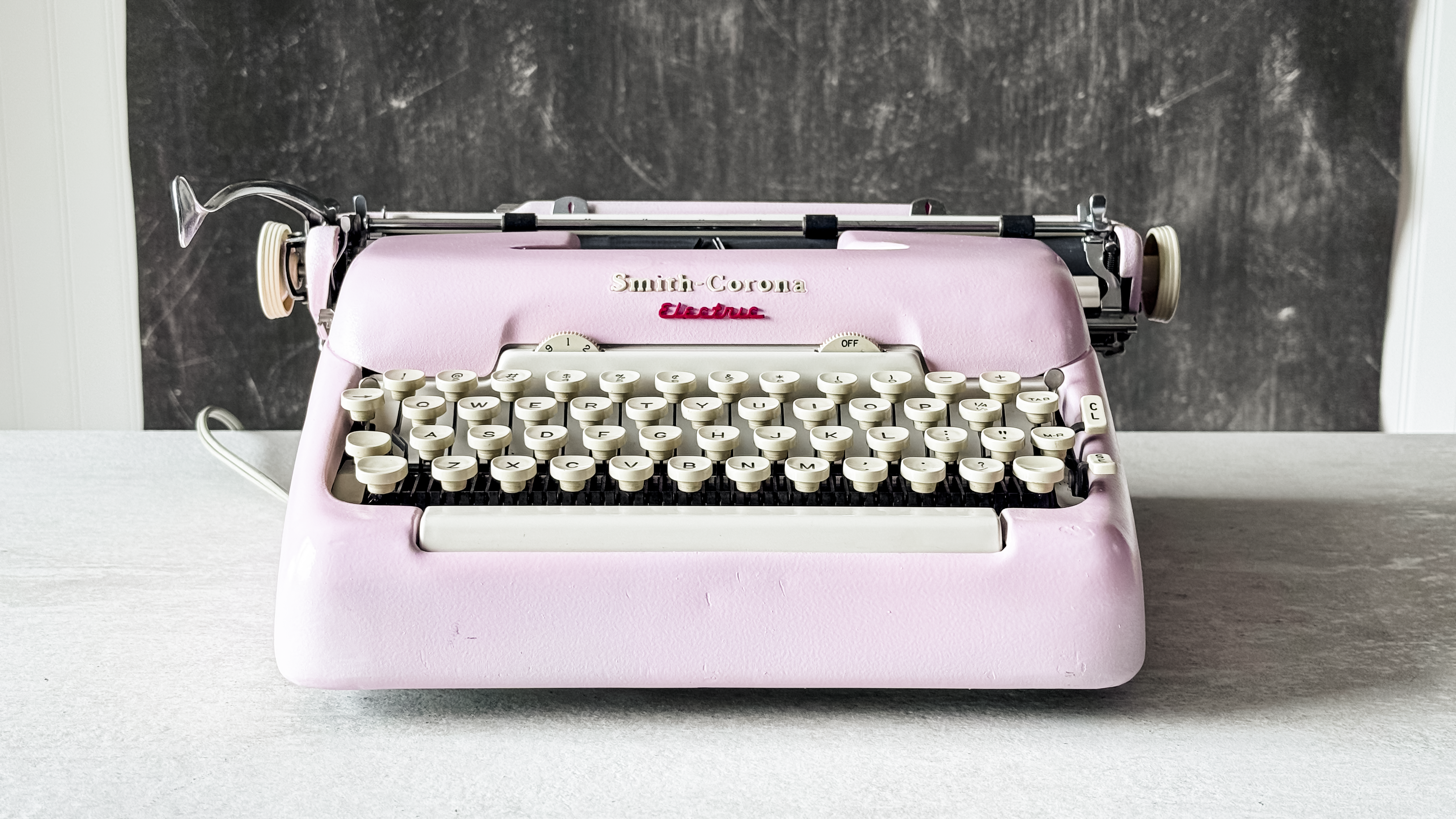 1960 Smith Corona Electra 12, Pink