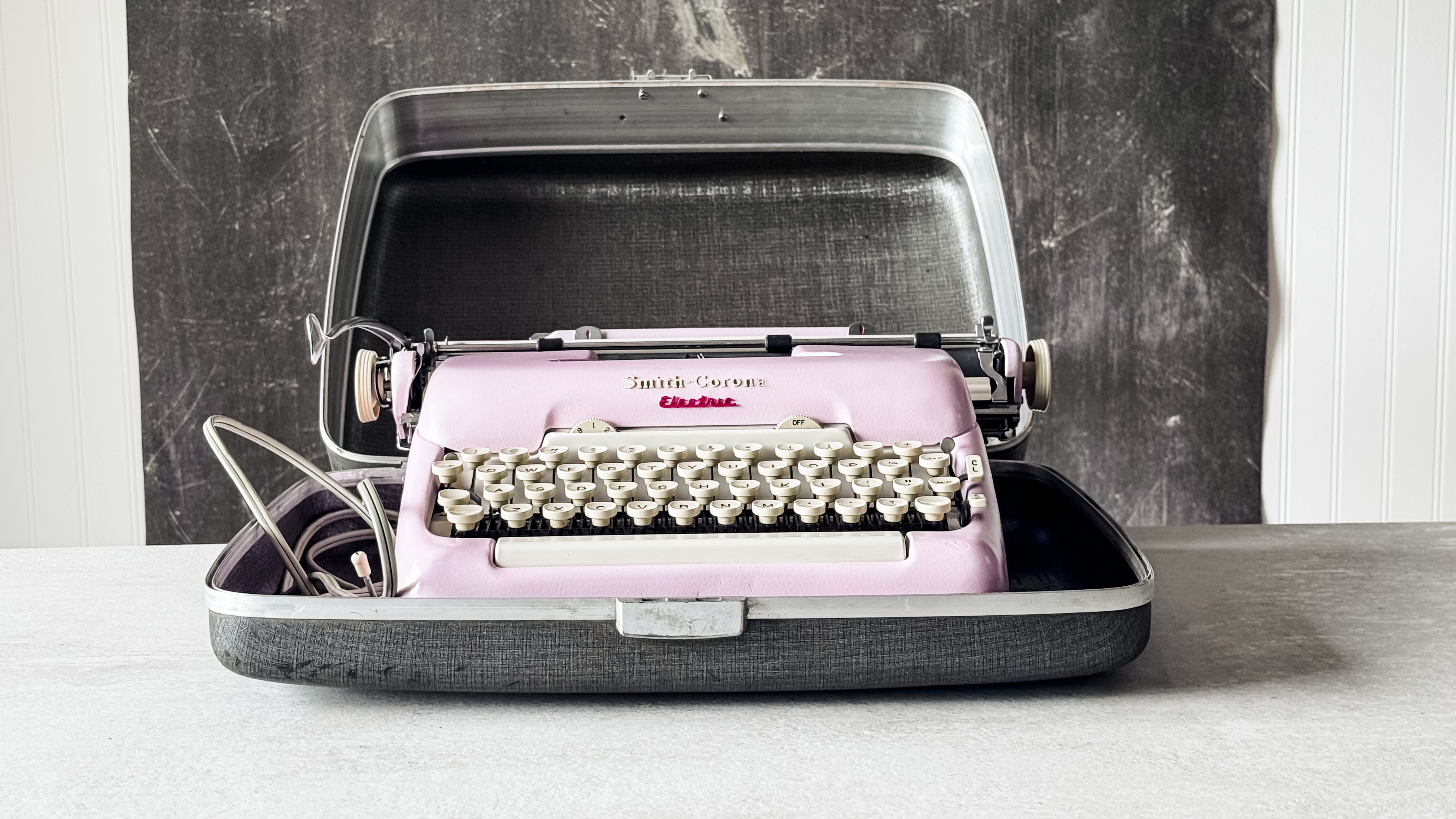 1960 Smith Corona Electra 12, Pink