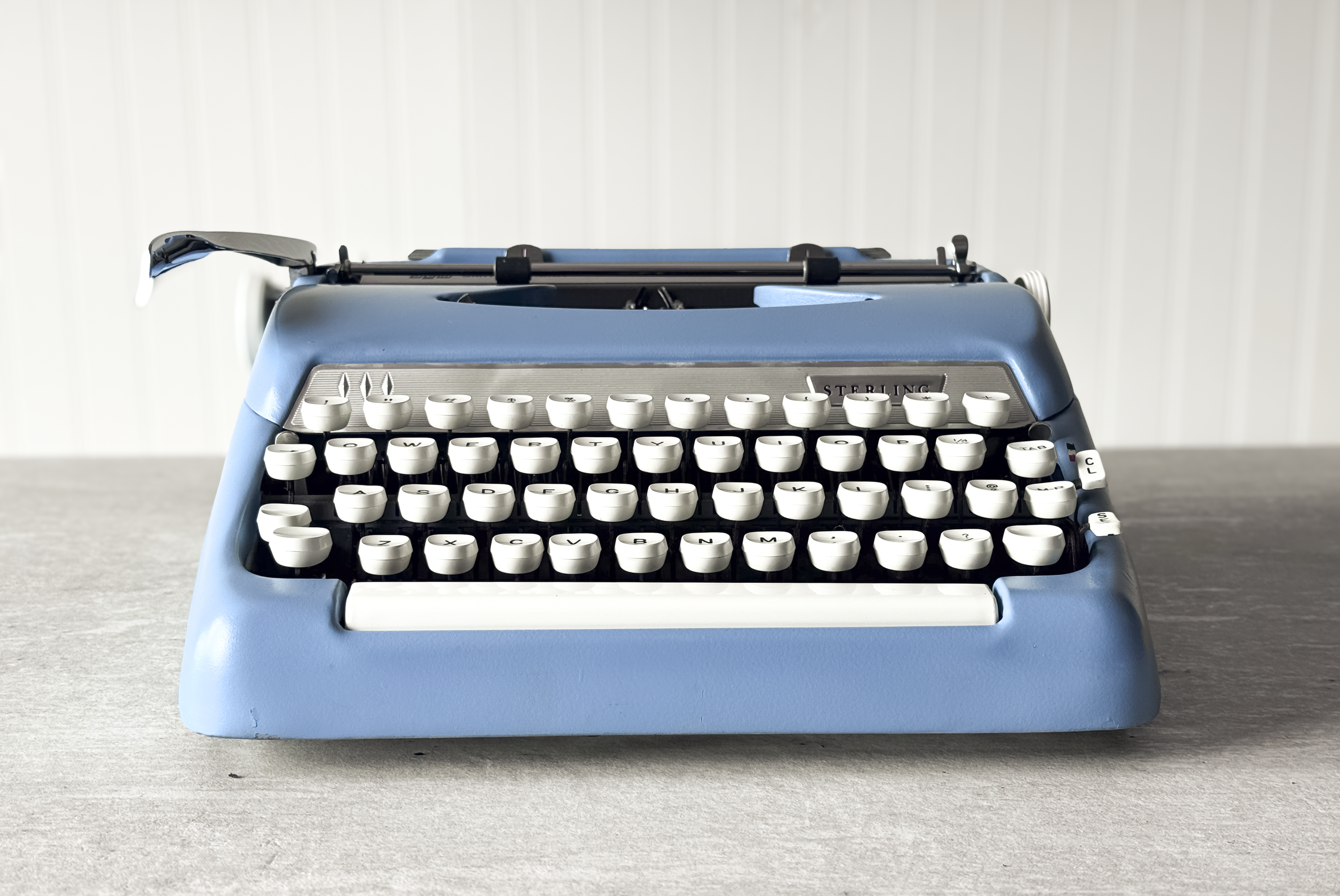 1966 Smith Corona Sterling 5AX (repainted)